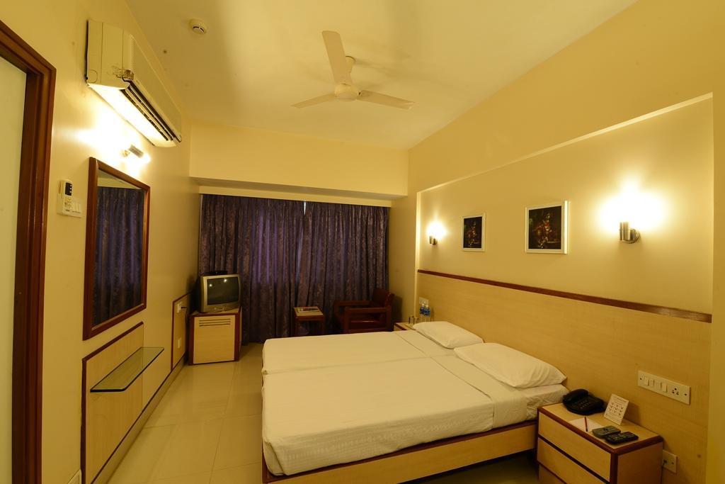 Hotel Woodland Pune Luaran gambar