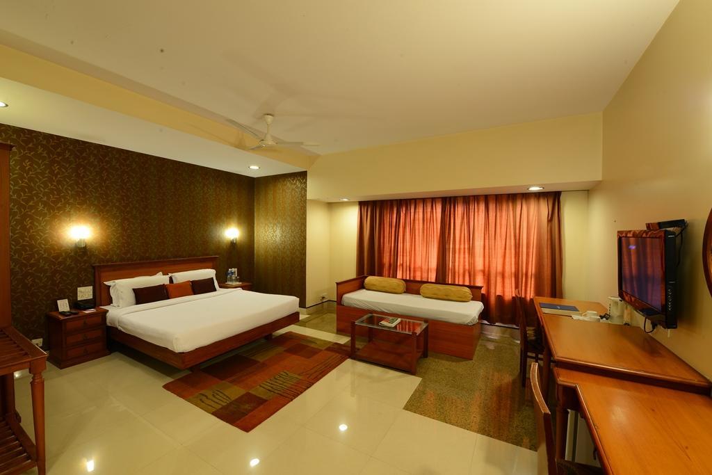 Hotel Woodland Pune Luaran gambar