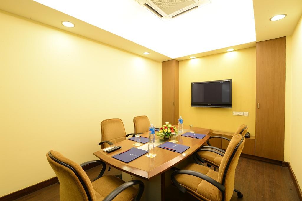 Hotel Woodland Pune Luaran gambar